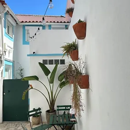 Duplex Lx Factory 2 Bedroom - Patio - Free Parking Lisbon