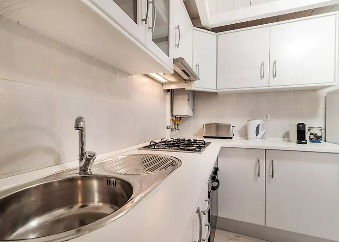 Duplex Lx Factory 2 Bedroom - Patio - Free Parking * Lisboa