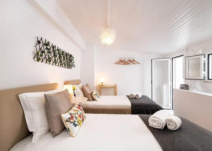 Duplex Lx Factory 2 Bedroom - Patio - Free Parking شقة Lisboa