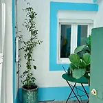 Duplex Lx Factory 2 Bedroom - Patio - Free Parking * Lisboa